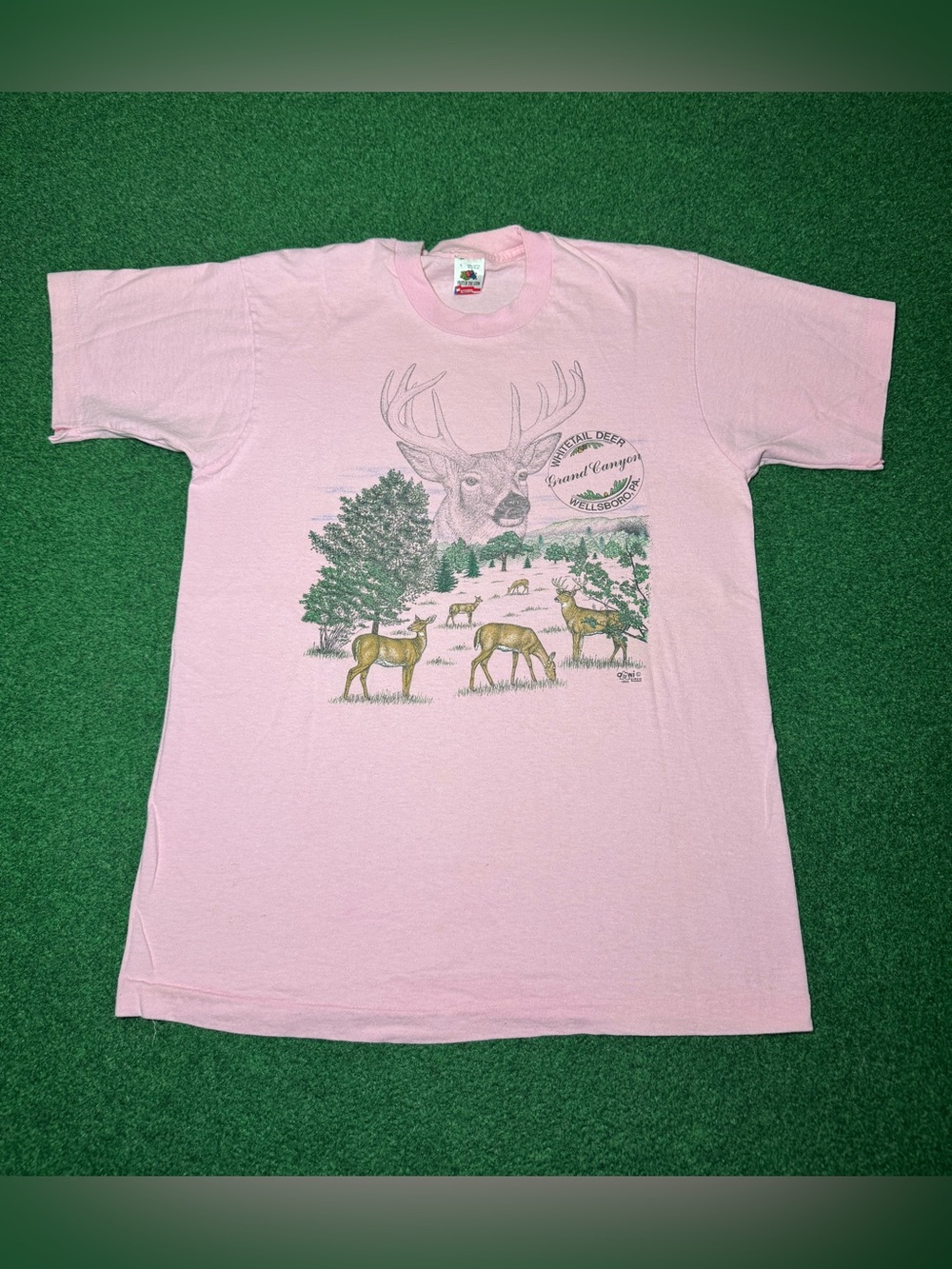 White Tail Deer Vintage Wellsboro Pa 90s Animal Print Pink M/L 20x28 T Shirt